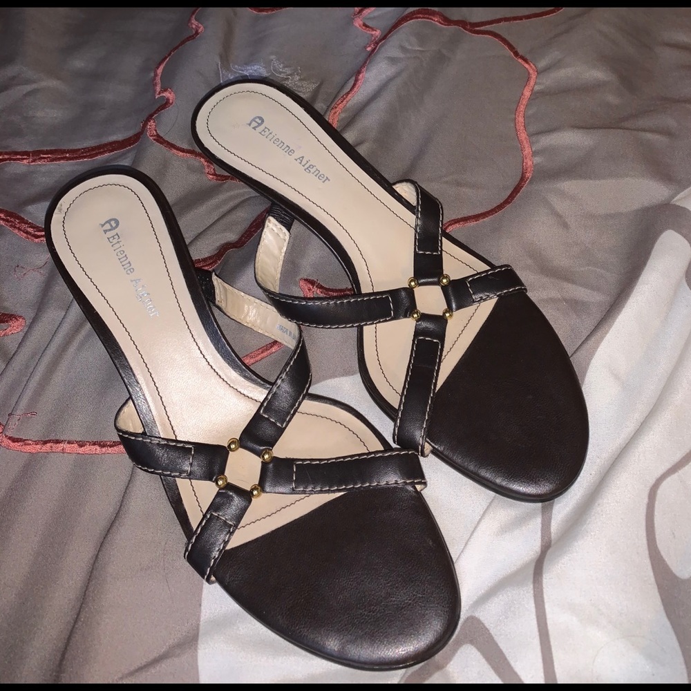 Etienne Aigner E-cross heels